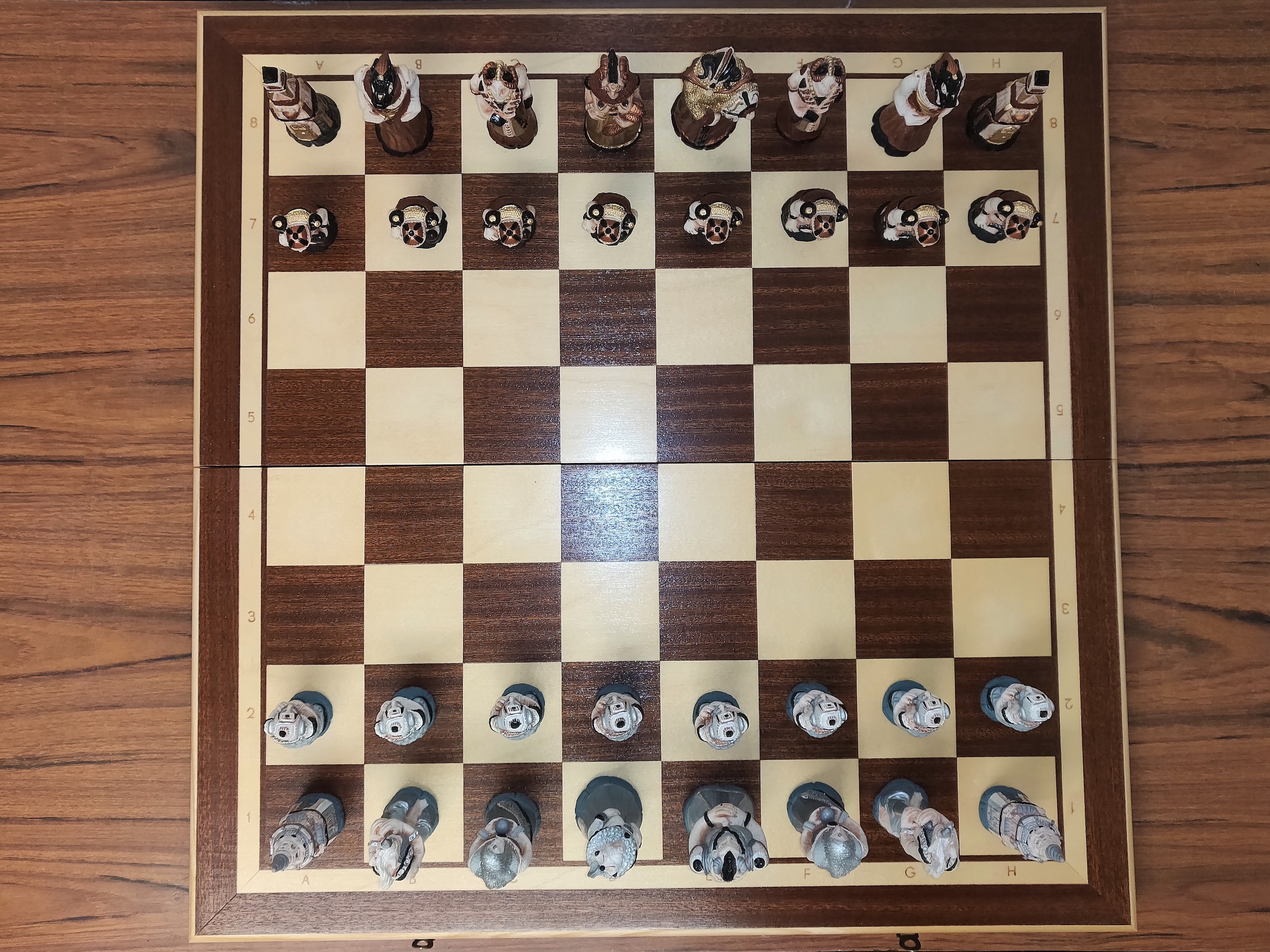 Elegante a Scacchi gioco degli scacchi 56 x 56 cm intarise scolpito a mano scolpito in legno NUOVO 